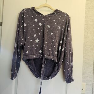 Gray and White Star Print Blouse with Long Sleeves